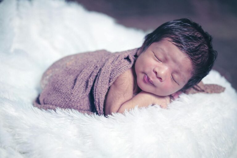 =Your Newborn’s First Week: A Comprehensive Guide